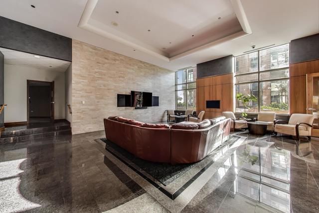 Building Photo - 420 E Waterside Dr