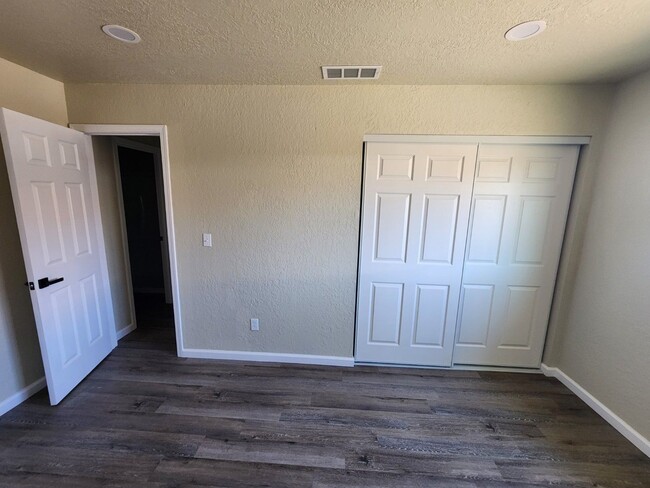 Building Photo - Beautiful Remodled, 4 Bedroom Home!
