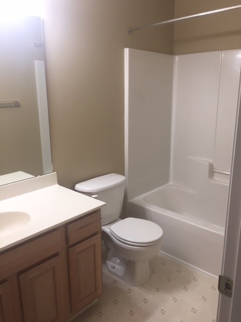 Building Photo - Simpsonville - 4BD+Bonus/2.5BA, 2425SF