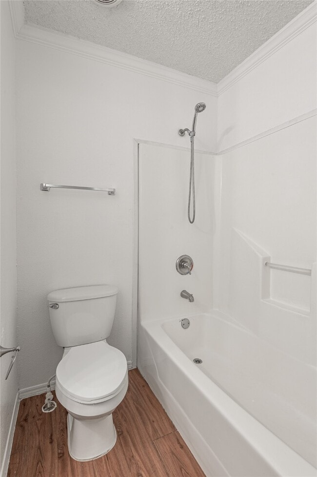 Building Photo - 144 Varsity Dr