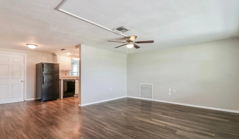 Building Photo - 5321 Sparrow Dr