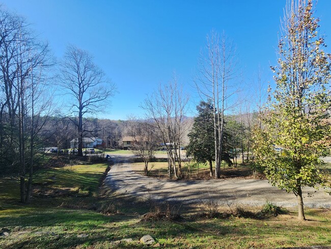 Building Photo - Well Maintained Swannanoa Rental! 2 BEDROO...