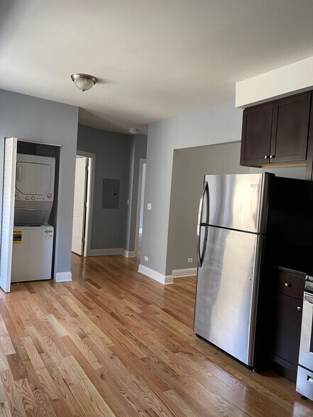 Building Photo - 1640 W Pratt Blvd