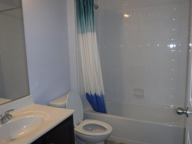 Building Photo - 188 Drexel Ct