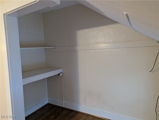 Building Photo - 203 S Diamond St