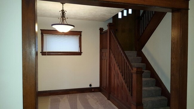 Building Photo - 936 Beckford St