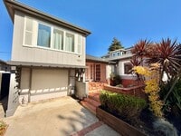 Building Photo - Beautifully Renovated Single-Family Home i...