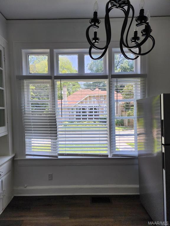 Building Photo - 755 Park Ave