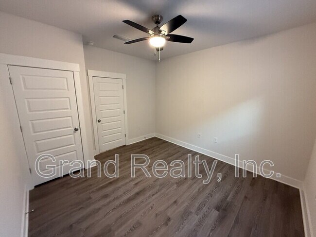 Building Photo - 5749 Danbury Blvd