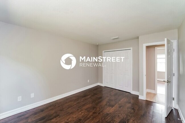 Building Photo - 3 Bedroom Pet-Friendly Home in NORTH PORT, FL with Main Street Renewal
