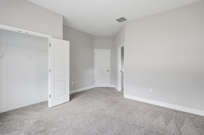 Building Photo - 5574 SW 128th Pl