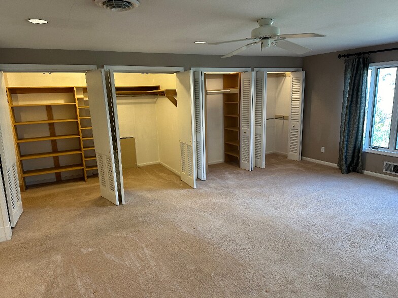 Building Photo - 6227 Clearwood Rd