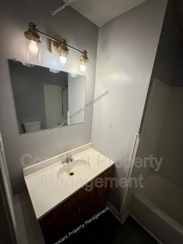 Building Photo - 141 Ruby Dr
