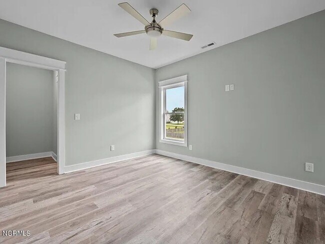 Building Photo - Beautiful New 4 Bedroom, 3 full bath plus ...