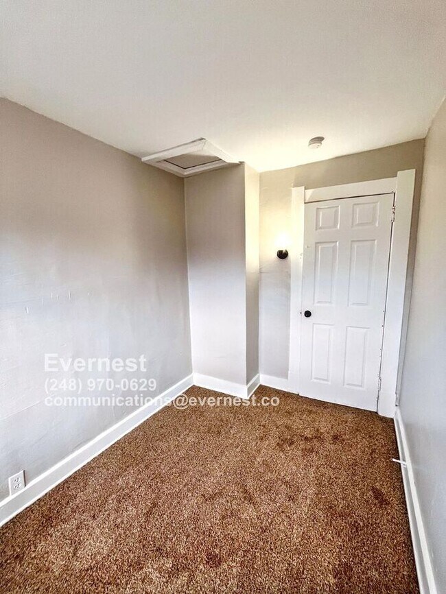 Building Photo - Charming 3-Bedroom Home with Basement and ...