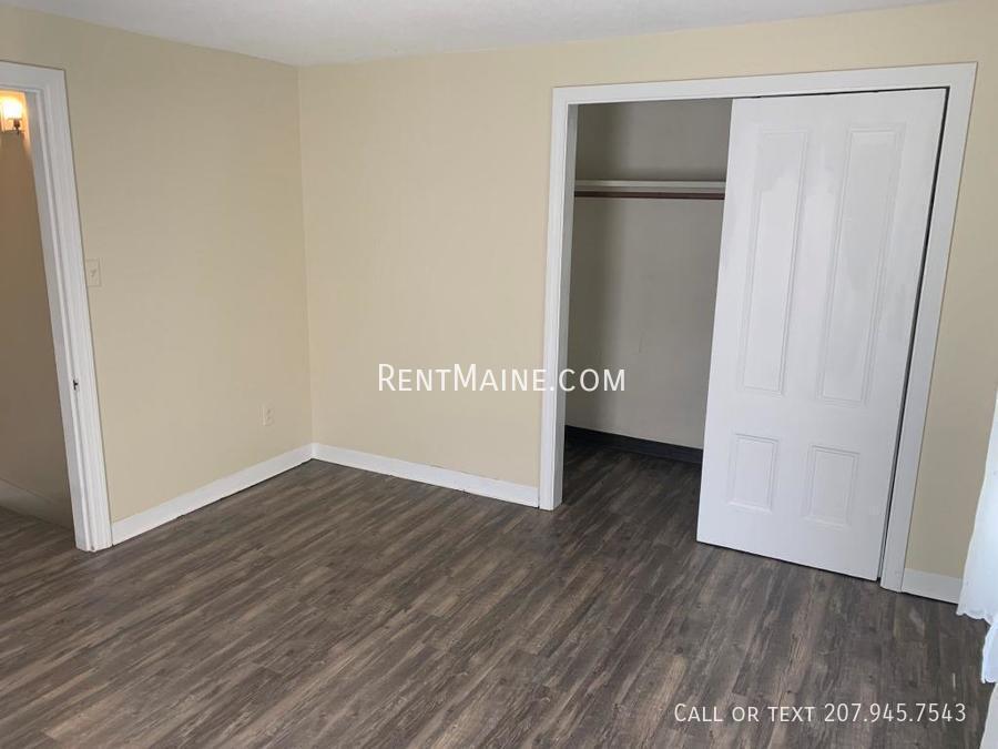 Building Photo - 15 Elm St