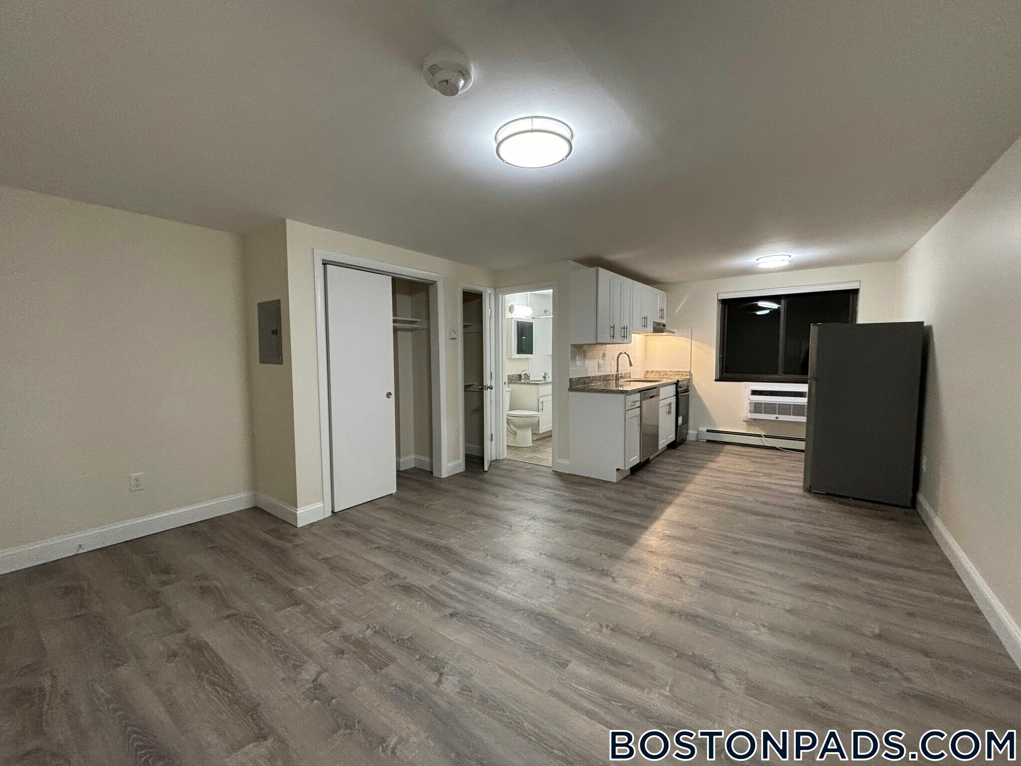 Building Photo - 15 Chester St