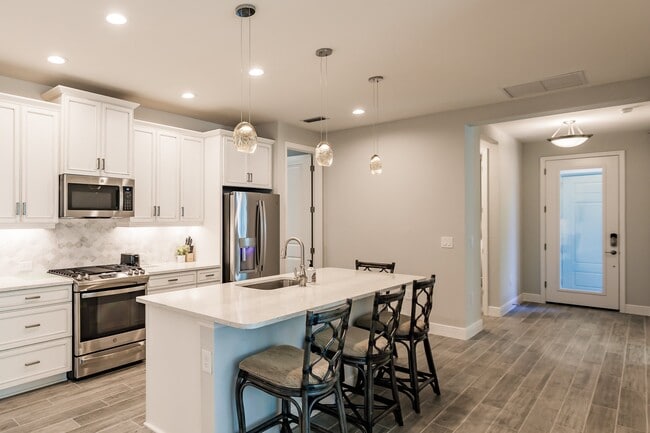 Building Photo - 11651 Solano Dr