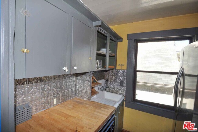 Building Photo - 2315 2nd