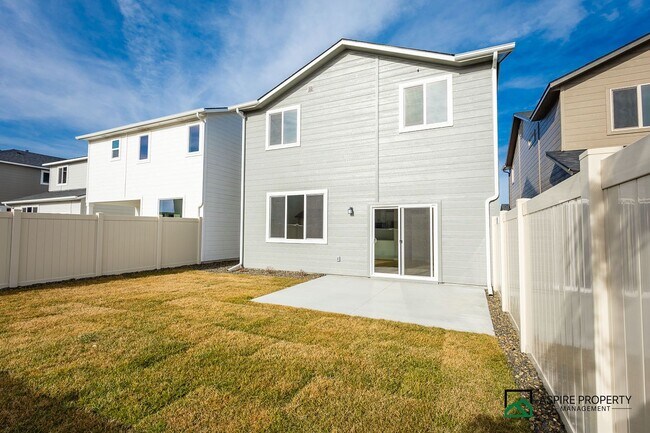 Building Photo - Brand New 4 Bed 3 Bath