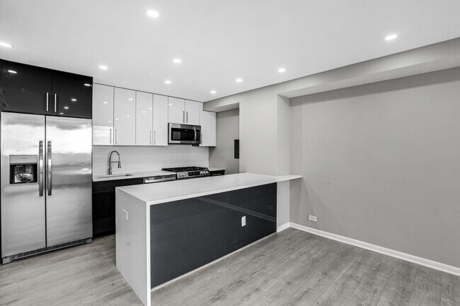 Building Photo - 3950 N Lake Shore Dr