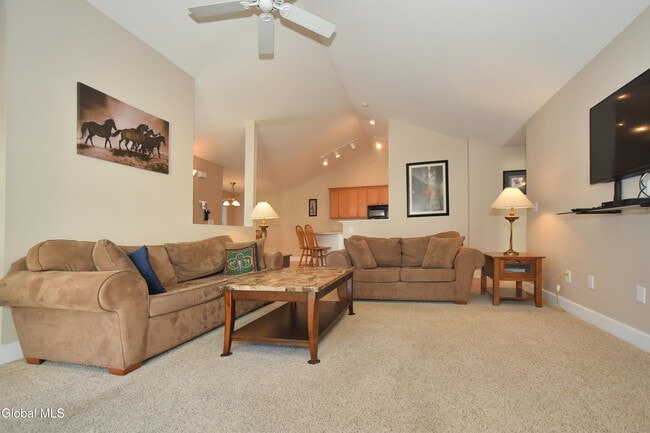 Building Photo - 328 Ballston Ave