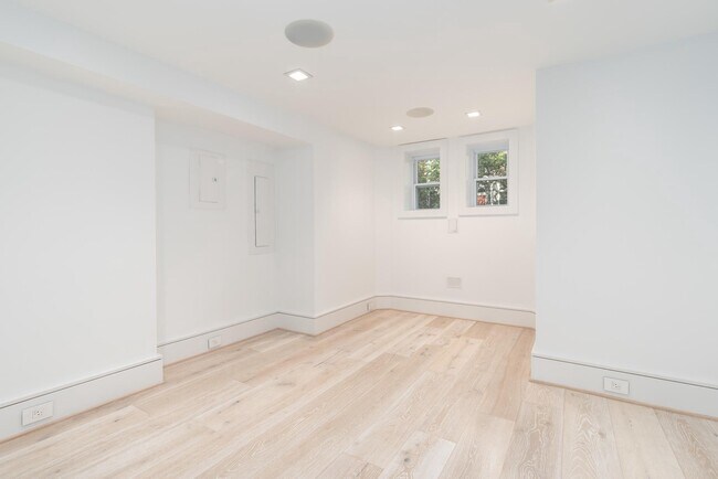 Building Photo - 1604 13th St NW