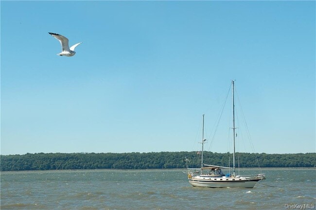 Building Photo - 140 N Broadway