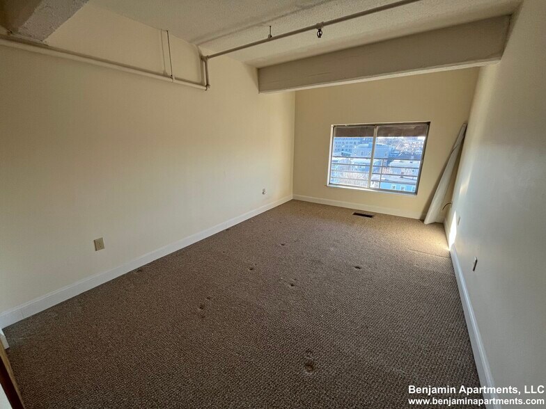 Building Photo - 1188 Commonwealth Ave