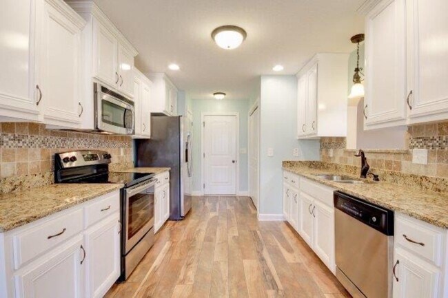 Building Photo - 3746 Silver Fox Ct
