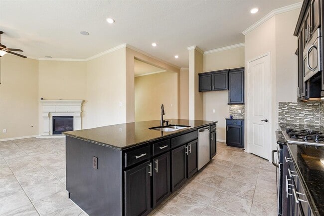 Building Photo - 21911 Avalon Queen Dr