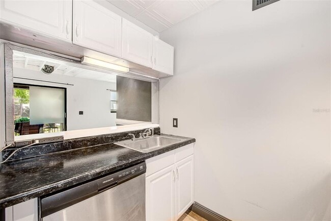 Building Photo - 10453 Carrollbrook Cir