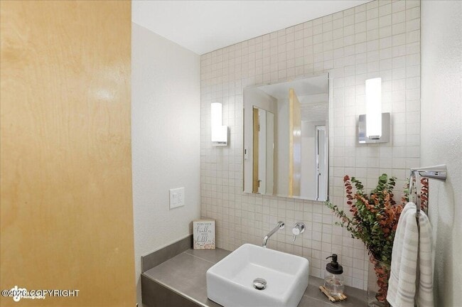 Building Photo - 2350 Cleo Ave