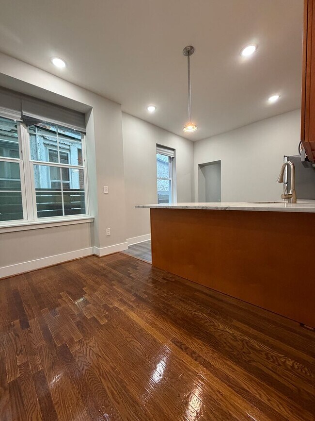 Building Photo - ??? NEWLY RENOVATED 3 BEDROOMS & 2.5 BATH HOUSE LOCATED IN HADDINGTON