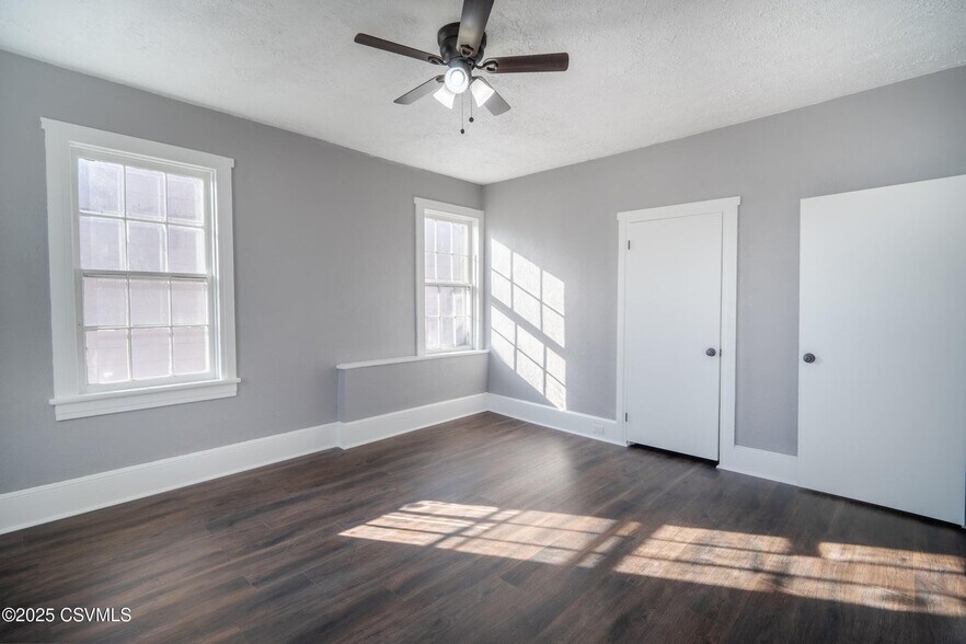 Building Photo - 934 Grand St