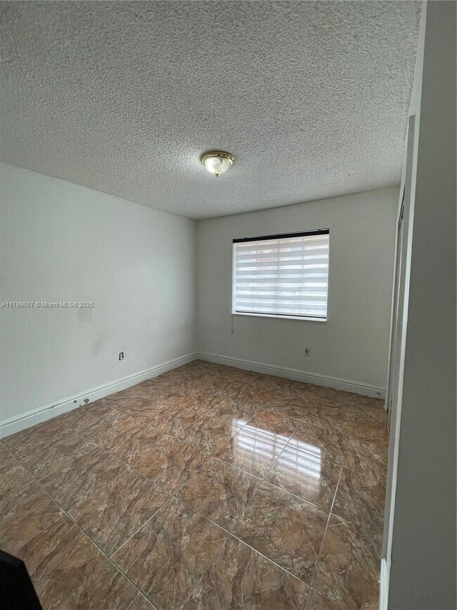 Building Photo - 7425 W 22nd Ave