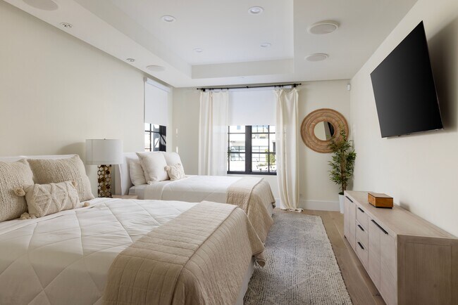 Building Photo - 260 Evening Canyon Rd