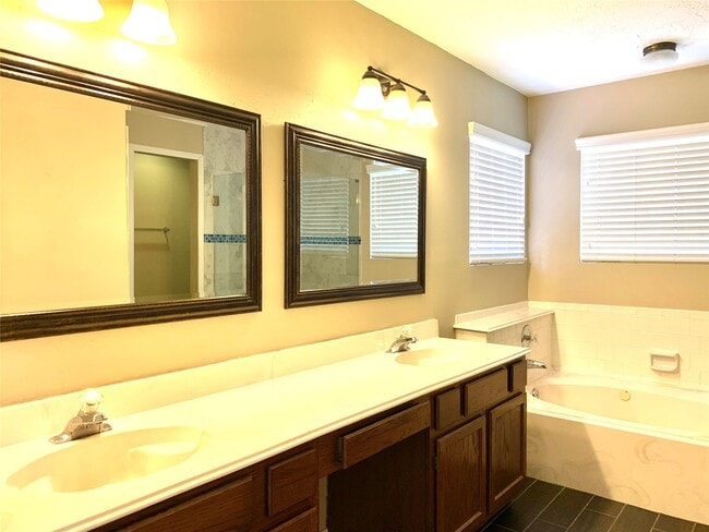 Building Photo - 14115 Cascade Falls Dr