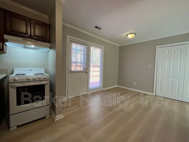 Building Photo - 4608 Brockton Dr
