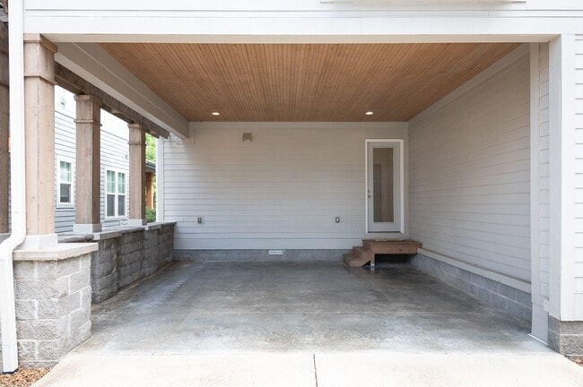 Building Photo - East Nashville Charmer