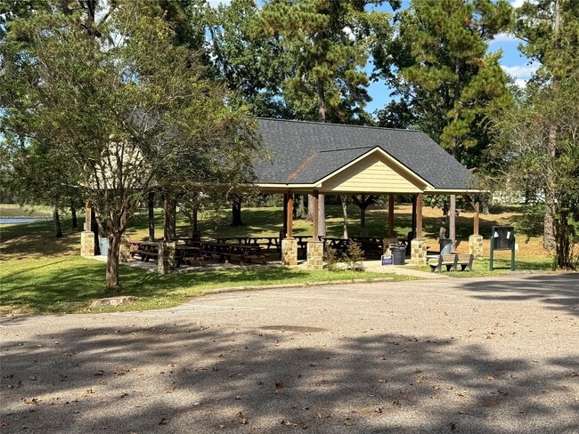 Building Photo - 16 Golf Vw Mnr