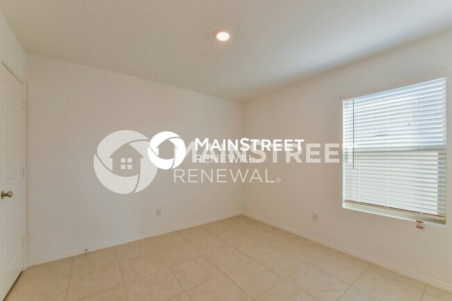Building Photo - 3 Bedroom Pet-Friendly Home in Fort Worth, TX with Main Street Renewal