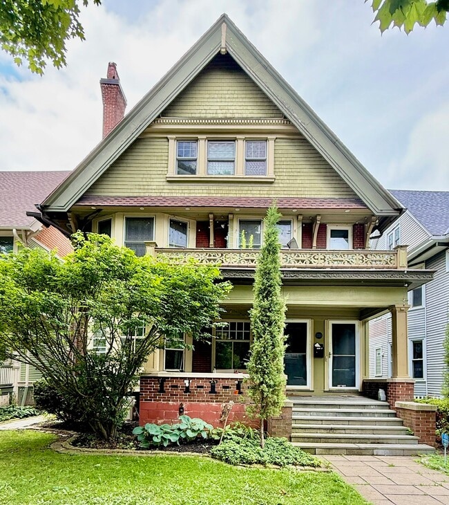 Building Photo - 2723-25-25A N Downer