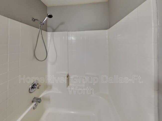 Building Photo - 207 Lake Wichita Dr