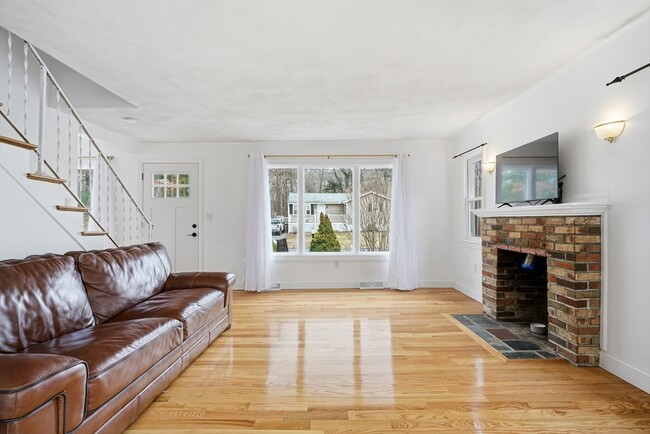 Building Photo - 724 Linwood St