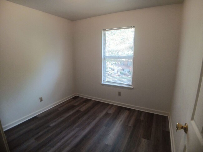 Building Photo - 237 Pheasant Run Dr