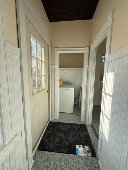 Laundry room - 475 Cooper St