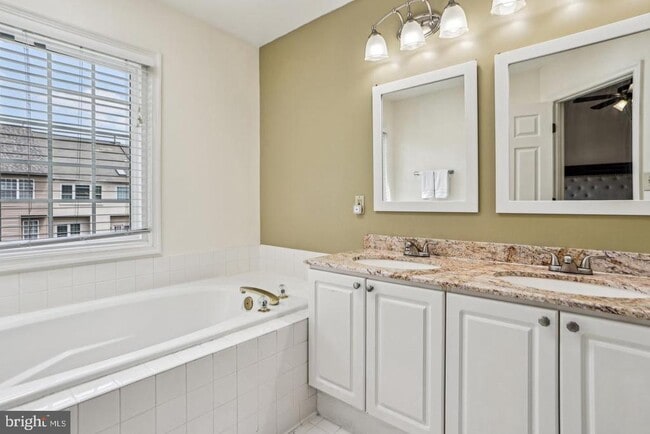 Building Photo - 2403 Fieldcreek Dr