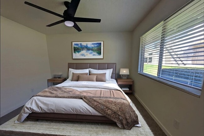 Building Photo - Newly Updated Spacious home avalible now!!!!