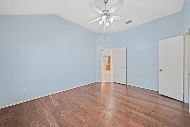 Building Photo - 11018 WARATH Oak Ct